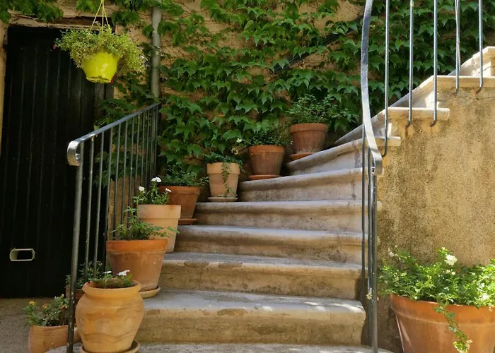 Dom wakacyjny Charming House With Pool In Occitania Roujan