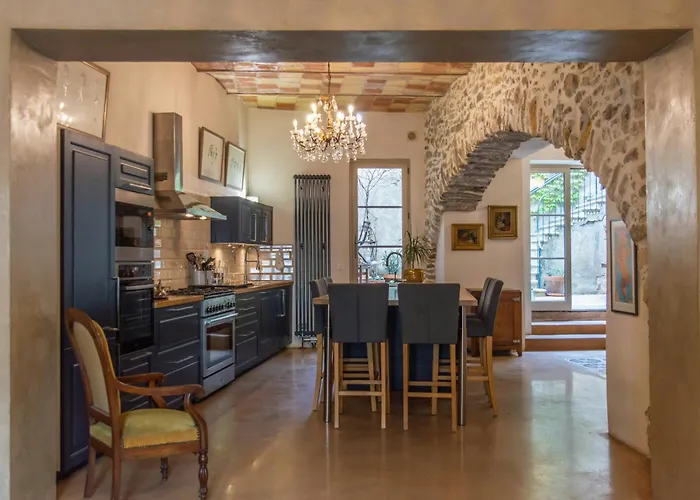 Charming House With Pool In Occitania * Roujan